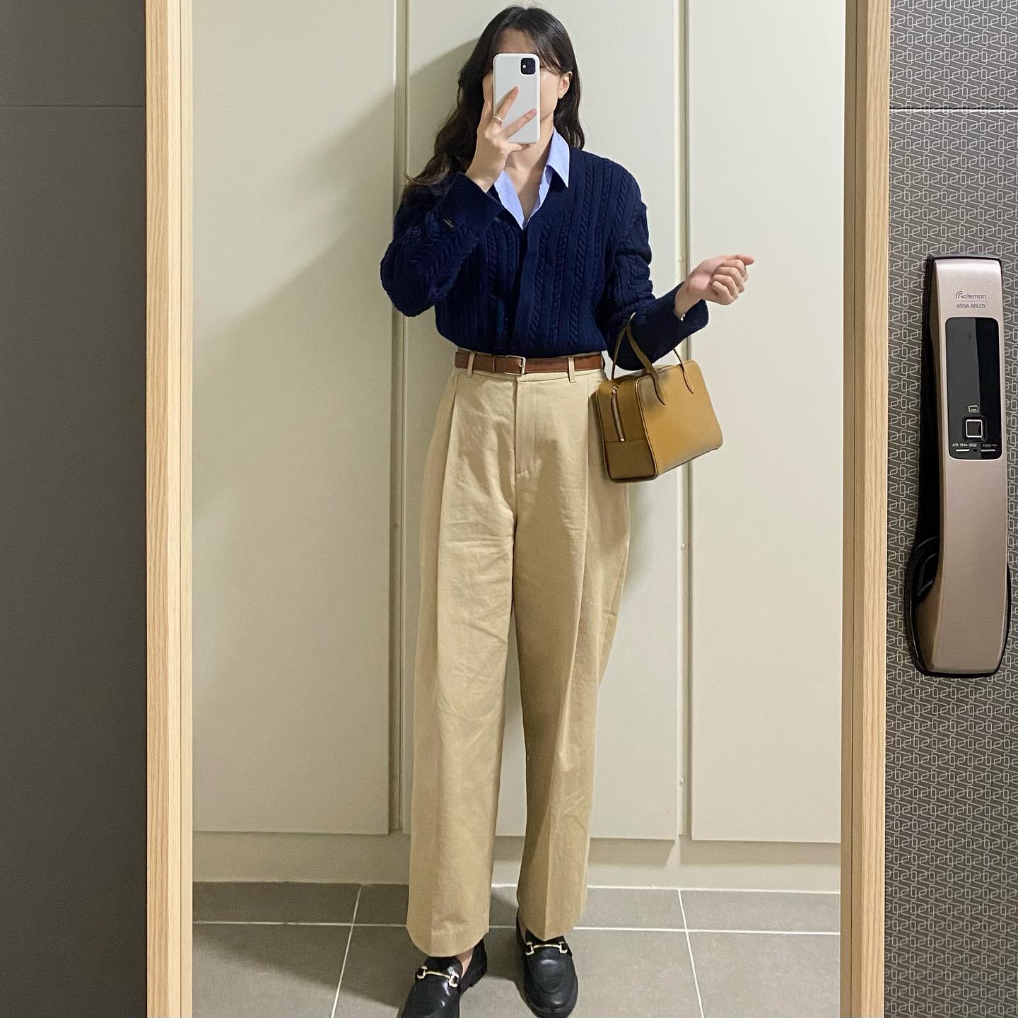 5 mẫu giày theo phong cách tối giản, phối đồ kiểu gì cũng đẹp-4