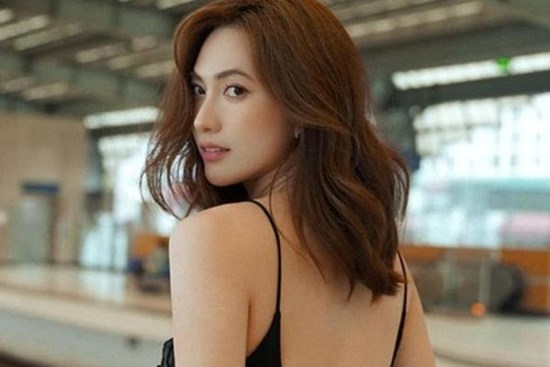 Nữ chính phim Trấn Thành: Độc thân gợi cảm tuổi 32, quá khứ bán xôi phụ mẹ
