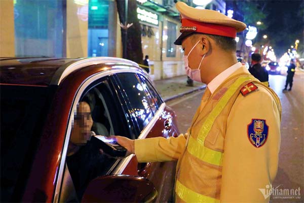 Bộ Công an đề xuất trừ điểm GPLX, mỗi người có 12 điểm/năm-1