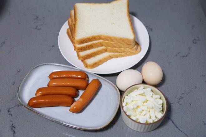 Còn thừa vài lát bánh mì, biến tấu kiểu này được món ăn sáng chất lượng hơn ngoài quán-1