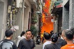 Hà Nội: Cứu 3 người mắc kẹt trong vụ cháy lúc rạng sáng-3