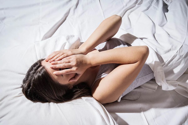 Càng ngủ càng mệt mỏi có phải bị ung thư? Bác sĩ chỉ ra: Ngủ thế này có lợi hơn trăm thuốc bổ-2