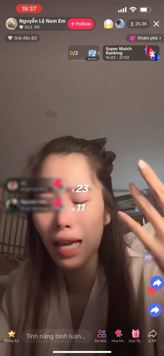 Nam Em mở nhạc phim Mai của Trấn Thành rồi gào khóc trên livestream, hỏi đã làm gì sai trong trạng thái cực bất ổn-1