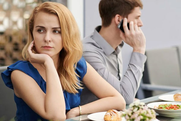 5 hành vi hủy hoại tình yêu trong thầm lặng-1