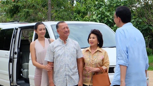 Nghe bố mẹ chồng bàn chuyện cưới hỏi của em chồng mà tôi rớm nước mắt tủi thân-1