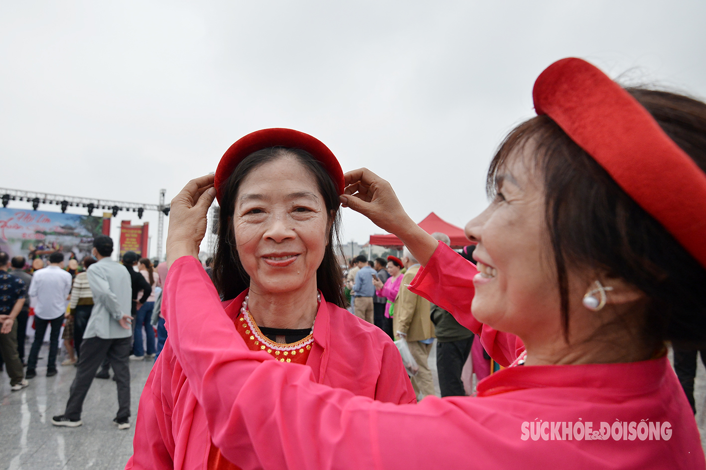 Biển người nô nức trẩy Hội Lim, thướng tiền cho các liền anh, liền chị-9