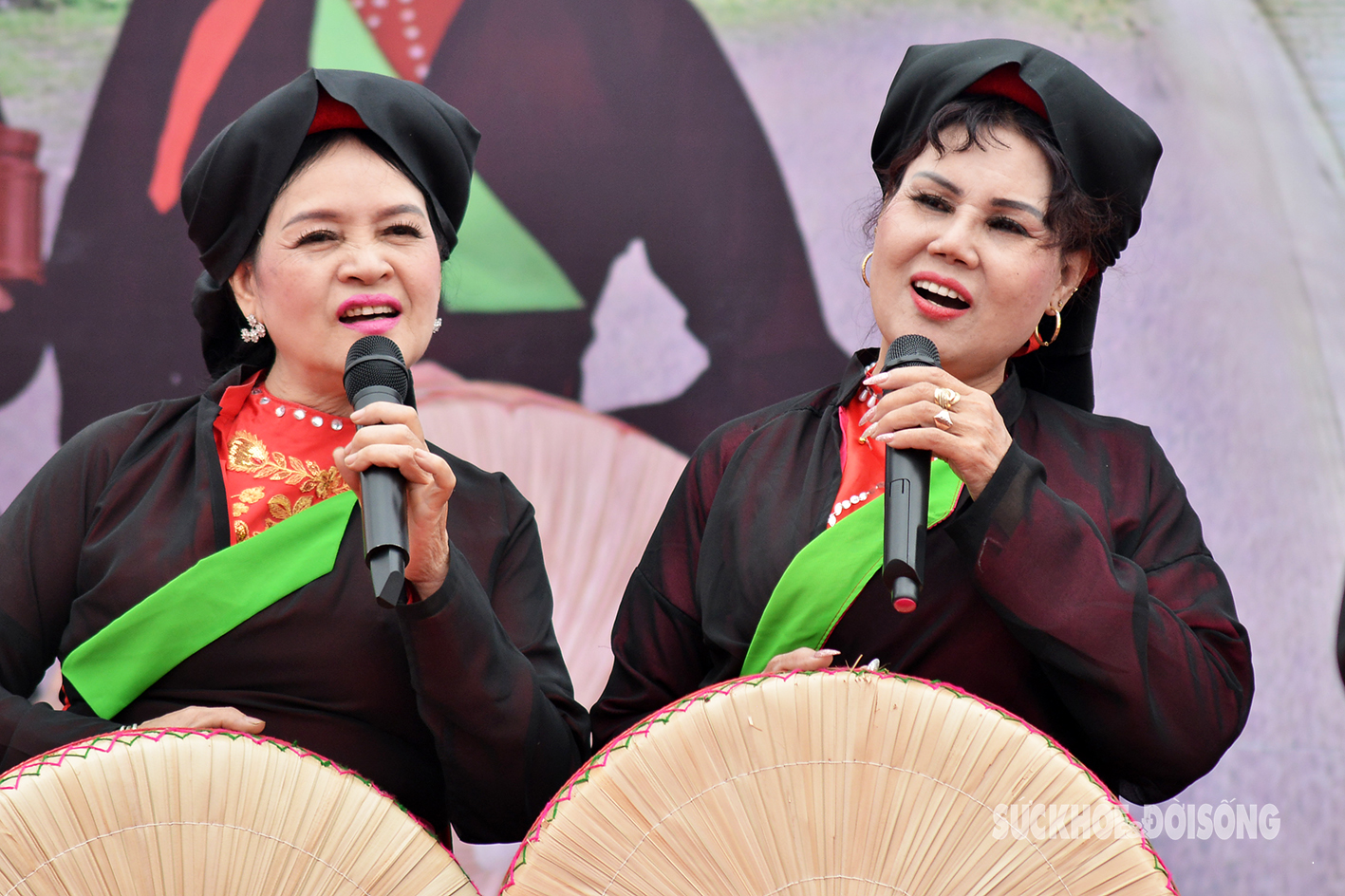 Biển người nô nức trẩy Hội Lim, thướng tiền cho các liền anh, liền chị-8