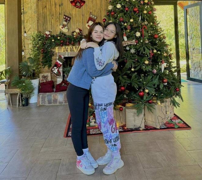 Con gái Phạm Quỳnh Anh - Quang Huy dậy thì trổ mã cao lớn, chân dài ăn đứt mẹ ca sĩ-4