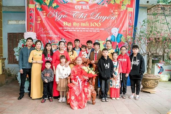 Đại gia đình ở Thái Nguyên có 160 người: Họ hàng quên tên nhau, chóng mặt vì khoản phát lì xì-8