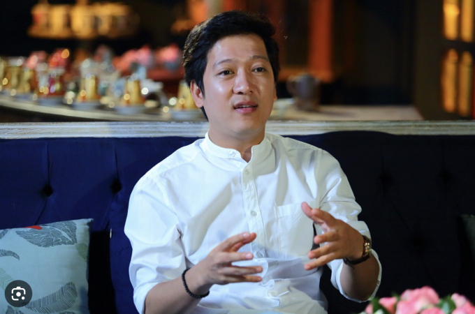 Bị cho là cố tình ôm ấp, đè ra hôn dàn sao nữ, Trường Giang phản pháo thế nào?-2