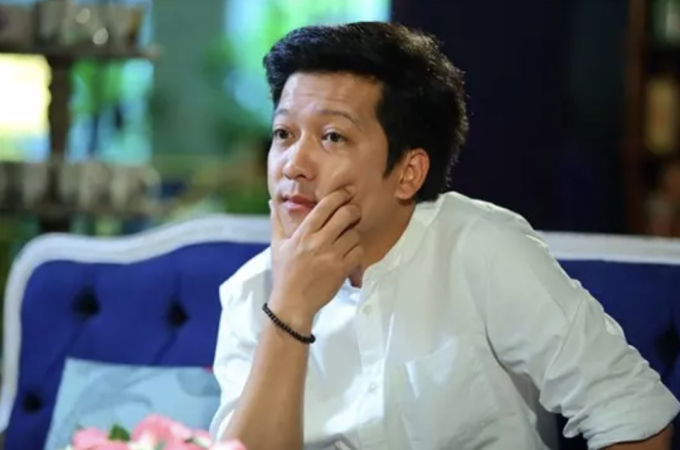 Bị cho là cố tình ôm ấp, đè ra hôn dàn sao nữ, Trường Giang phản pháo thế nào?-1