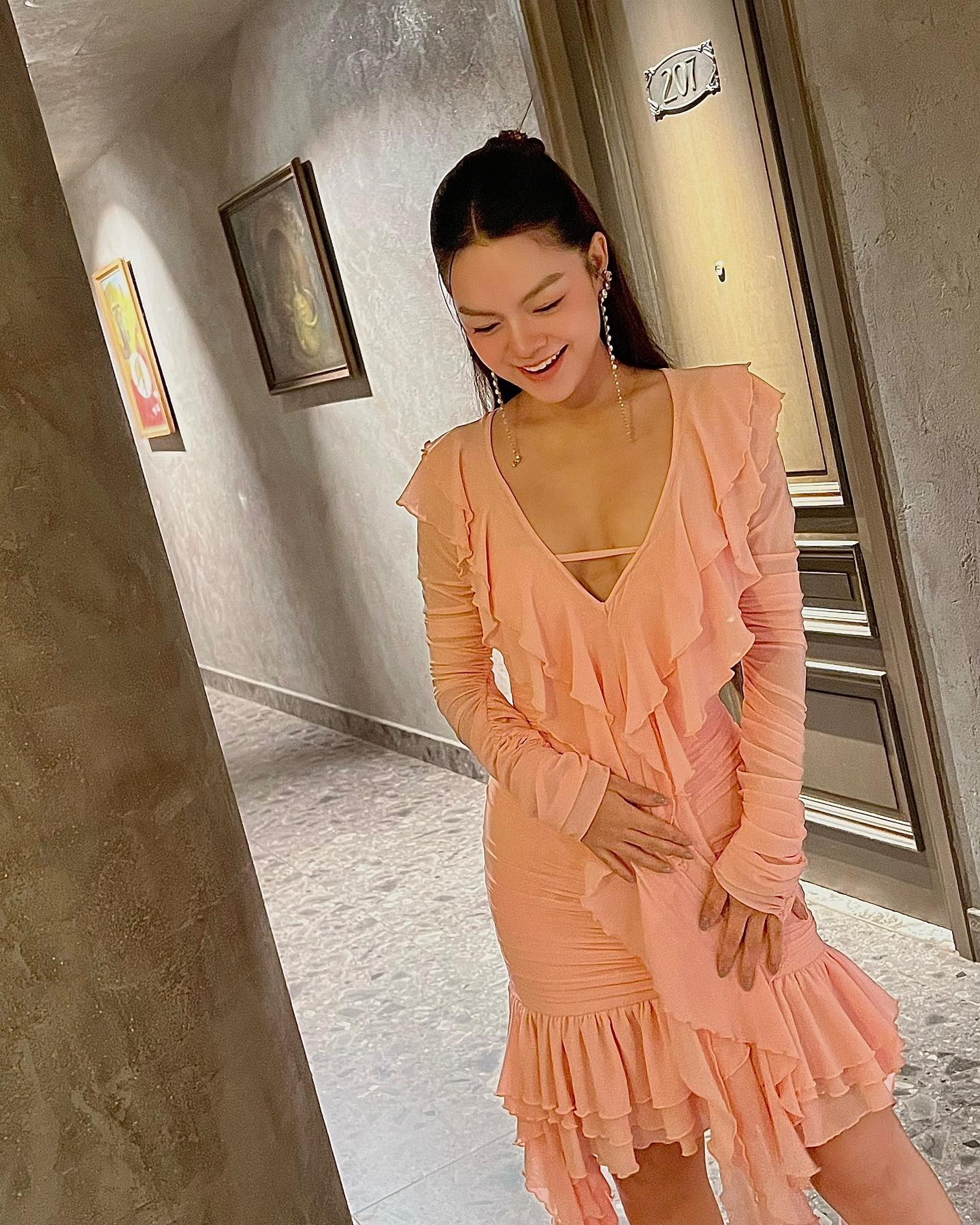 Phạm Quỳnh Anh trẻ trung ở tuổi 40 nhờ thường xuyên diện 4 món thời trang-9