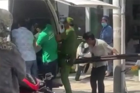 Tạm giữ hình sự người vợ vụ hiệu phó trường tiểu học bị đâm tại khách sạn