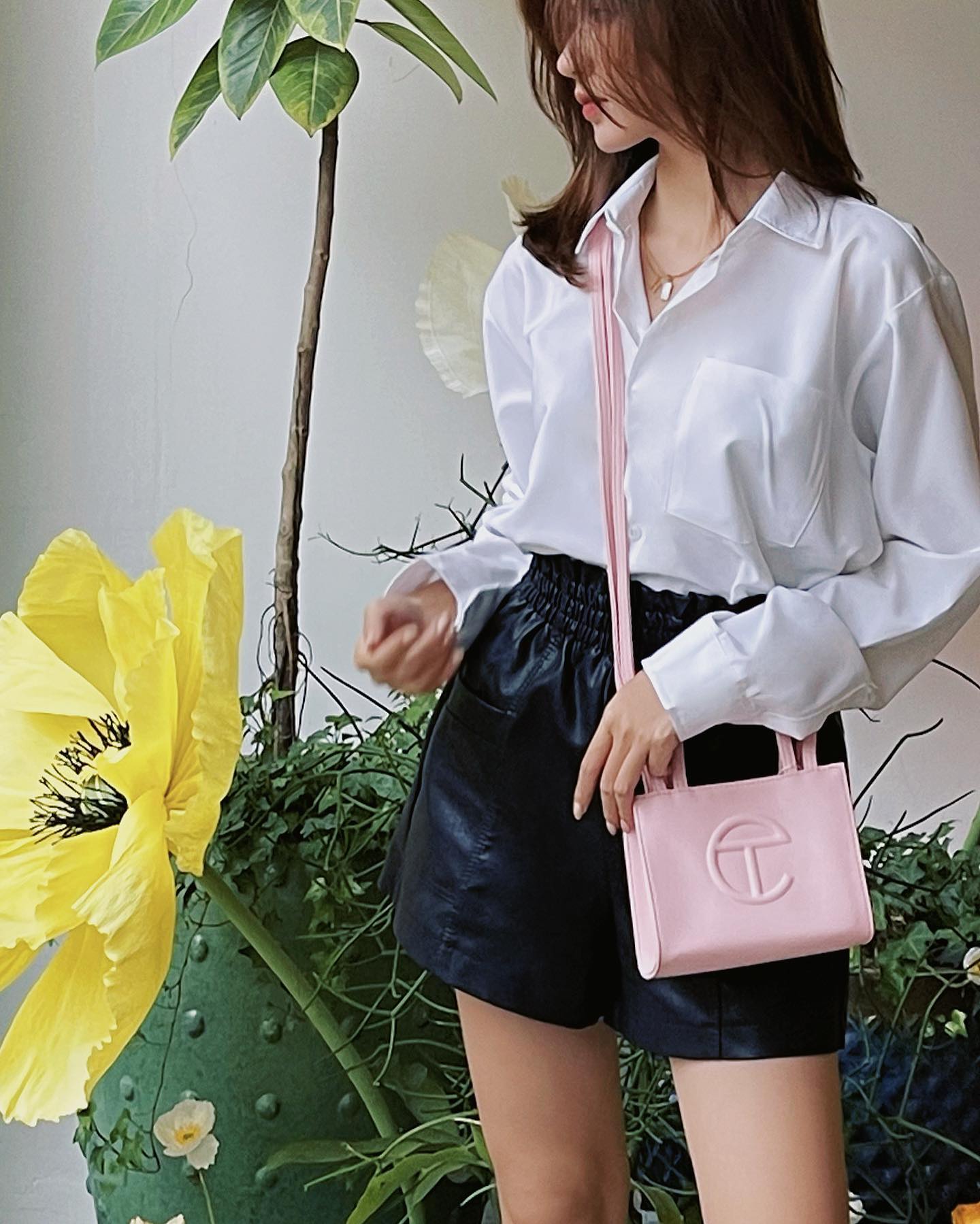 Mặc đẹp không khó với 10 cách diện áo sơ mi trắng từ dàn mỹ nhân phim VTV-8