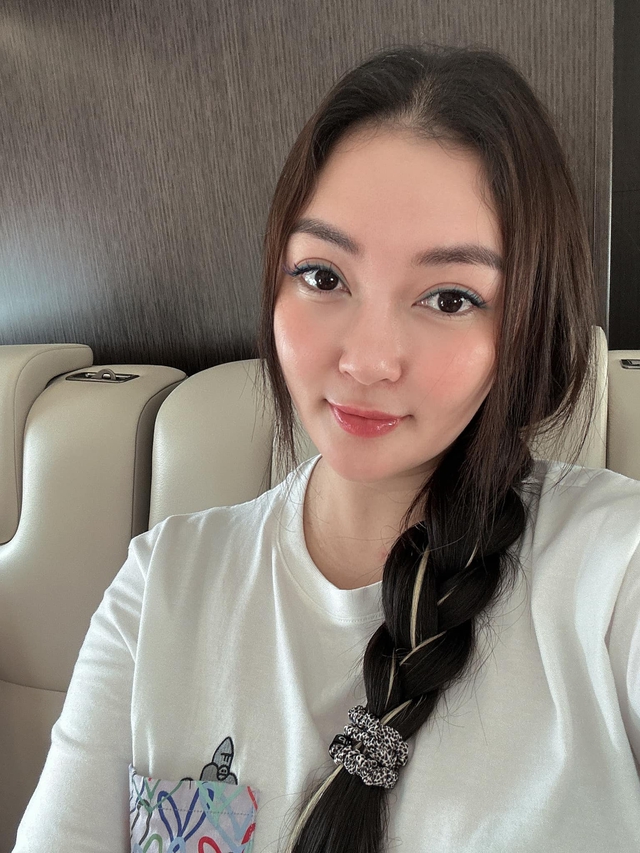 Nhan sắc trẻ đẹp tuổi U40 của Hoa hậu bí ẩn nhất Việt Nam, sống kín tiếng trong biệt thự ở Hà Nội-9