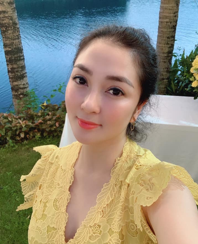 Nhan sắc trẻ đẹp tuổi U40 của Hoa hậu bí ẩn nhất Việt Nam, sống kín tiếng trong biệt thự ở Hà Nội-4