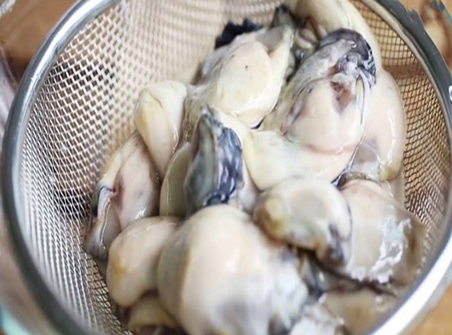 Bật mí công thức làm súp hàu trứng bắc thảo nhanh, đơn giản siêu phù hợp cho người mới ốm dậy-2