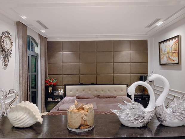 Công tử nhà giàu trong Đào, phở và piano” ngoài đời sở hữu cơ ngơi bạc tỷ: Nhà cổ đối diện Hồ Gươm, tậu 2 căn biệt thự đồ sộ-8