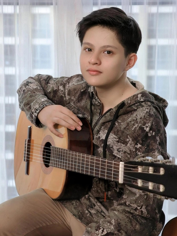 Con trai Thanh Thúy - Đức Thịnh gây sốt vì đẹp trai như tài tử, nhìn cách cậu bé được bố mẹ dạy dỗ hàng ngày càng mê hơn-1