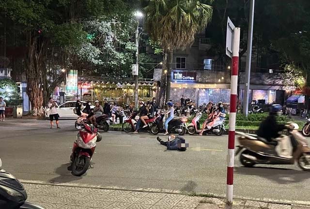 Bất ngờ với danh tánh người đàn ông nằm vạ giữa đường khi bị đo nồng độ cồn-1