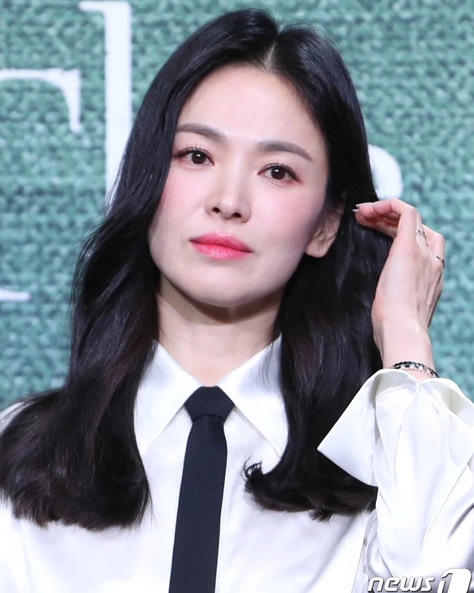 4 kiểu tóc ngang vai giúp phụ nữ trên 40 tuổi thăng hạng nhan sắc-3