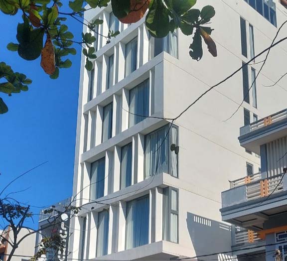 Tạm giữ hình sự người phụ nữ đến khách sạn đánh ghen-1