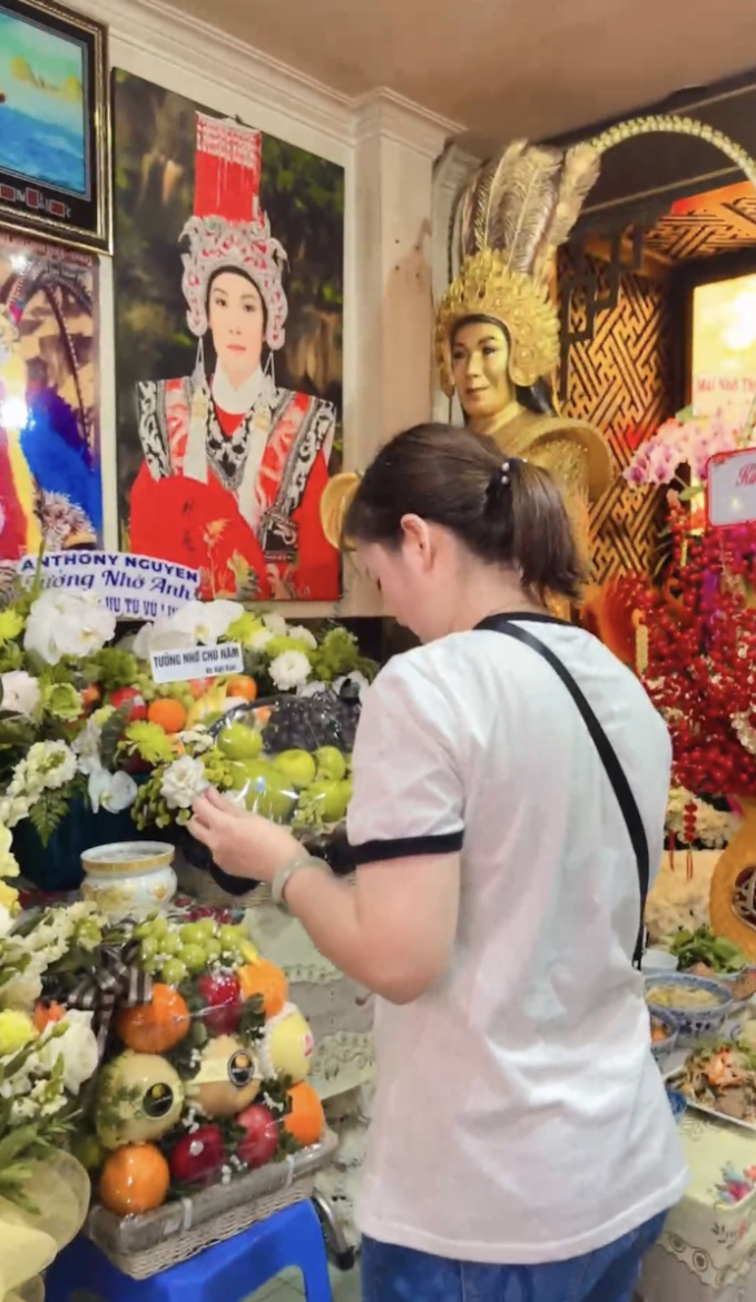 Lễ giỗ đầu cố NSƯT Vũ Linh: Hồng Loan chuẩn bị tươm tất, Bình Tinh - Vũ Luân tề tựu-1