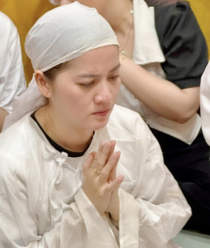 Lễ giỗ đầu cố NSƯT Vũ Linh: Hồng Loan chuẩn bị tươm tất, Bình Tinh - Vũ Luân tề tựu-2