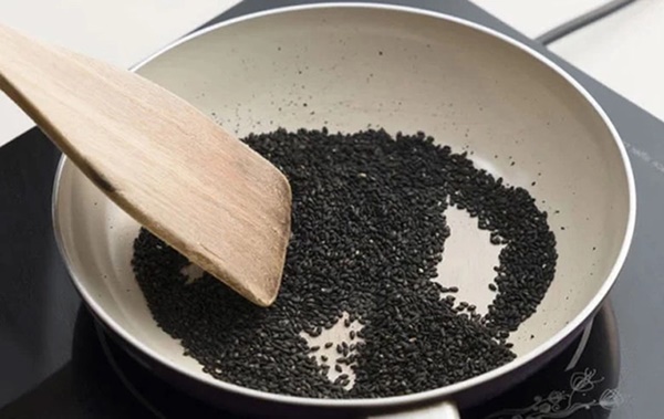 3 loại hạt màu đen được mệnh danh là tam bảo” giúp phụ nữ già chậm, da đẹp, ổn định nội tiết tố-2