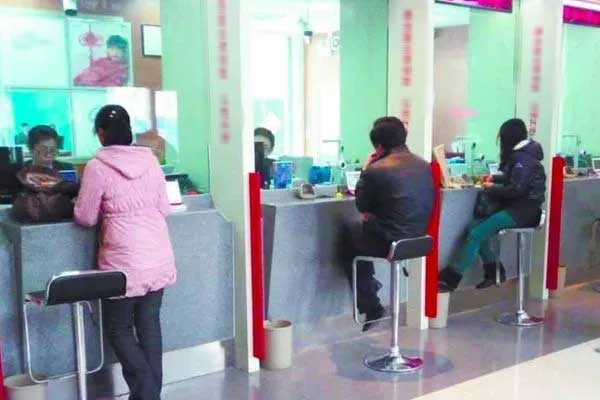 Gửi tiết kiệm 34 tỷ đồng, 3 ngày sau, tài khoản còn đúng 0 đồng: Ngân hàng tuyên bố 82 năm sau mới hoàn trả lại tiền-1