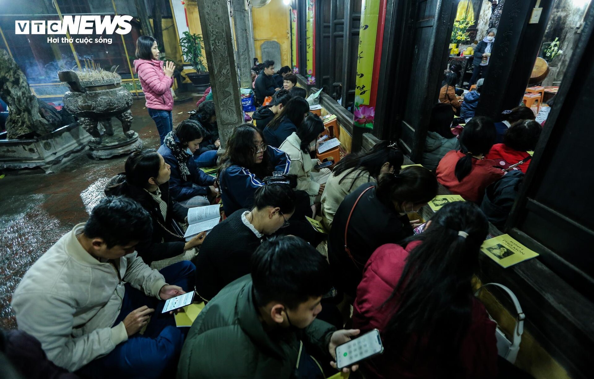 Chùa Phúc Khánh khác lạ trong lễ cầu an rằm tháng Giêng-9