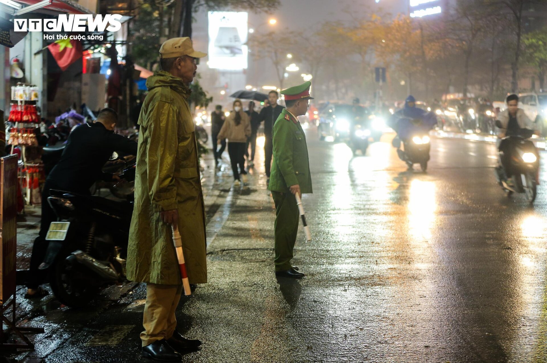 Chùa Phúc Khánh khác lạ trong lễ cầu an rằm tháng Giêng-15