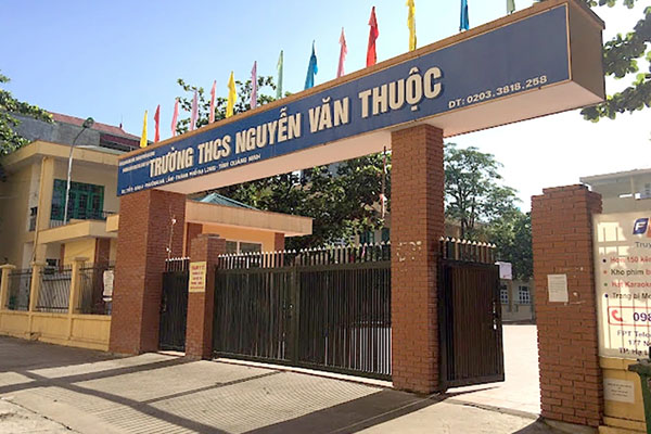 Các giáo viên tiếp máu cứu nữ sinh nhảy từ tầng 4 trường học-1