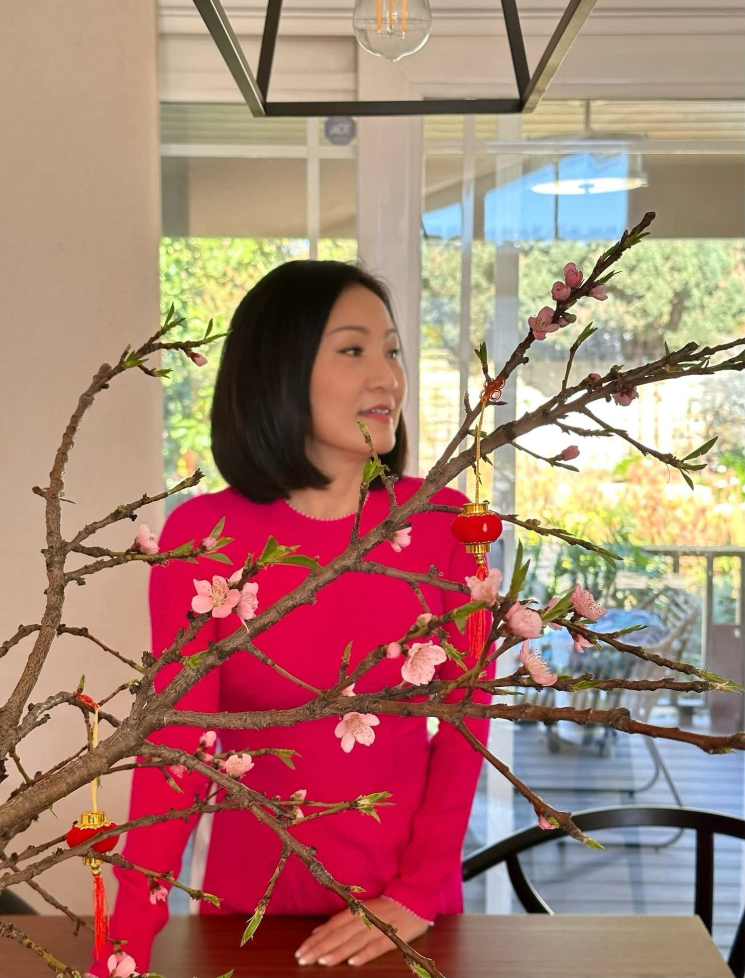 Biệt thự ở Mỹ như resort 5 sao của phú bà Hồng Đào phim Mai-13