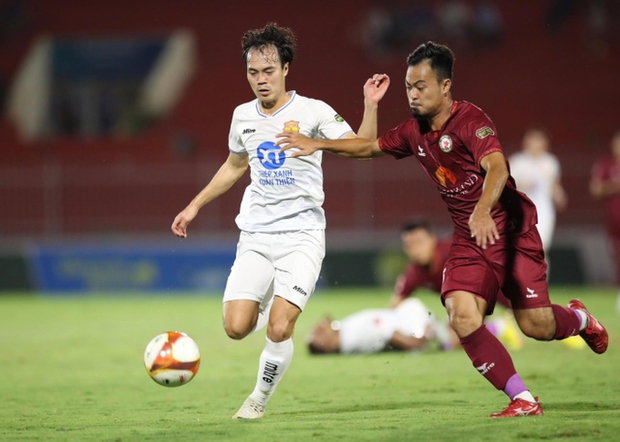 Hà Đức Chinh ăn mừng kiểu bụng bầu, nghi vấn Mai Hà Trang mang thai bé rồng đã có lời giải đáp-8