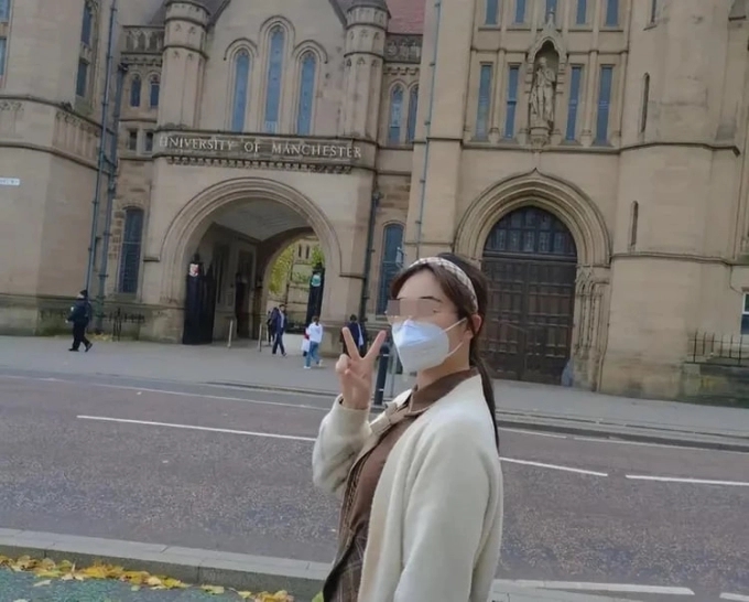 Cô gái đi du học không muốn về nước làm việc, bị bố mẹ BLOCK tin nhắn và đoạn tuyệt quan hệ, dân mạng không biết bênh ai-1