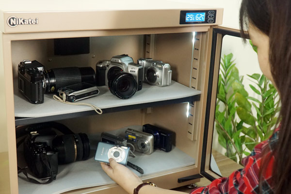 Đừng vứt đi dù chỉ một gói hút ẩm trong thực phẩm: Có 5 công dụng thông minh mà nhiều người không hề biết-5