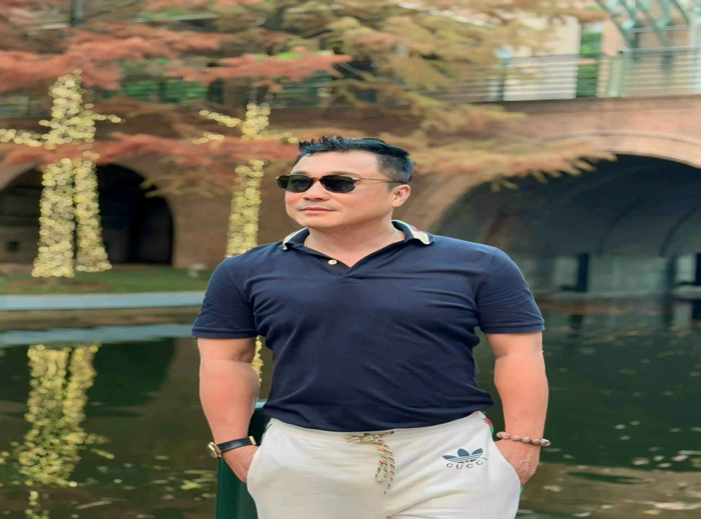 Diễn viên Việt nổi tiếng một thời tuổi 55: Sống vui vẻ dù không vợ, không con, ngoại hình vẫn phong độ, đẹp trai-2