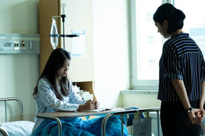 Cô gái 20 tuổi ngỡ ngàng phát hiện ung thư cổ tử cung vì kiểu dùng giấy vệ sinh phụ nữ trẻ thường mắc-1