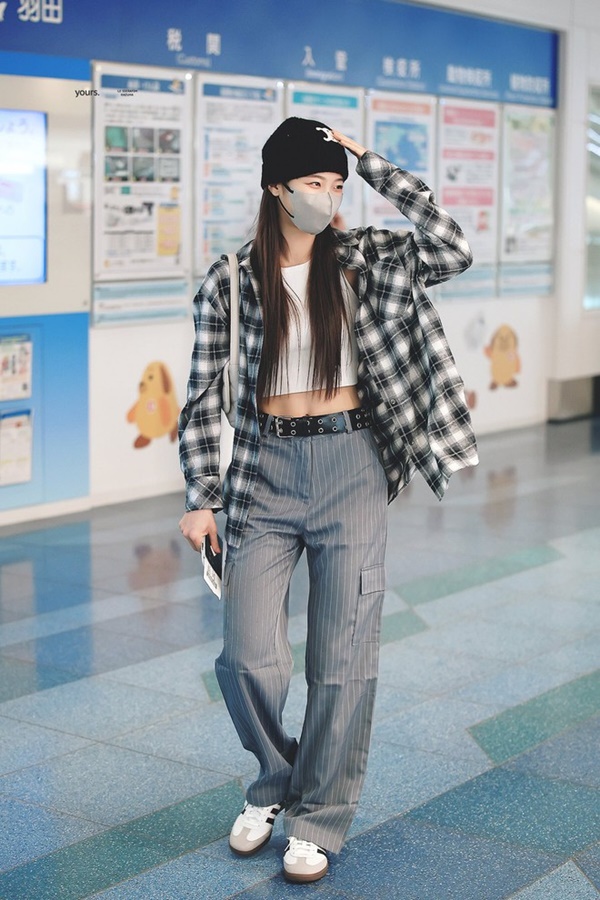 4 nữ thần tượng gen Z có thời trang sân bay đẹp xuất sắc, tuổi nào cũng có thể học hỏi-9