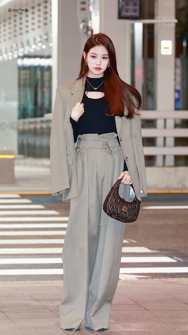 4 nữ thần tượng gen Z có thời trang sân bay đẹp xuất sắc, tuổi nào cũng có thể học hỏi-11