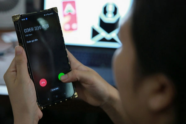 Người phụ nữ ở Hà Nội bị bốc hơi toàn bộ 1,4 tỷ đồng vì muốn chứng minh trong sạch-2