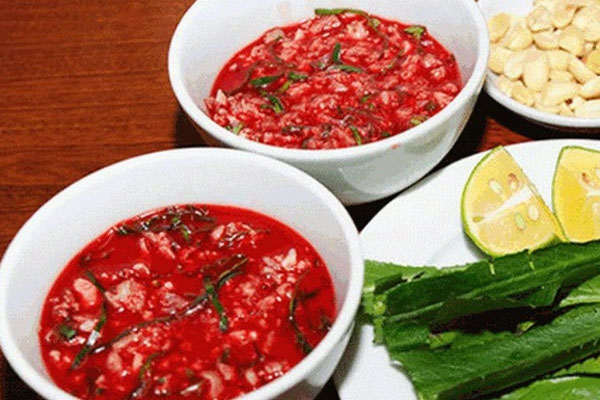 Nam bảo vệ nguy kịch do nhiễm vi khuẩn trong món khoái khẩu-2
