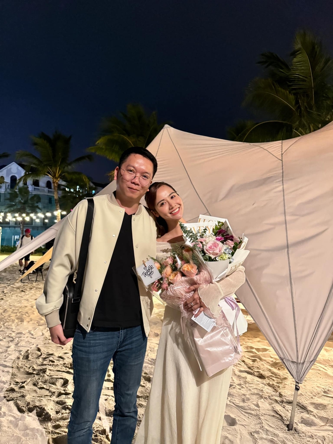 Huyền Lizzie lộ nhẫn cầu hôn của Mạnh Trường ở kết phim Chúng ta của 8 năm sau?-3