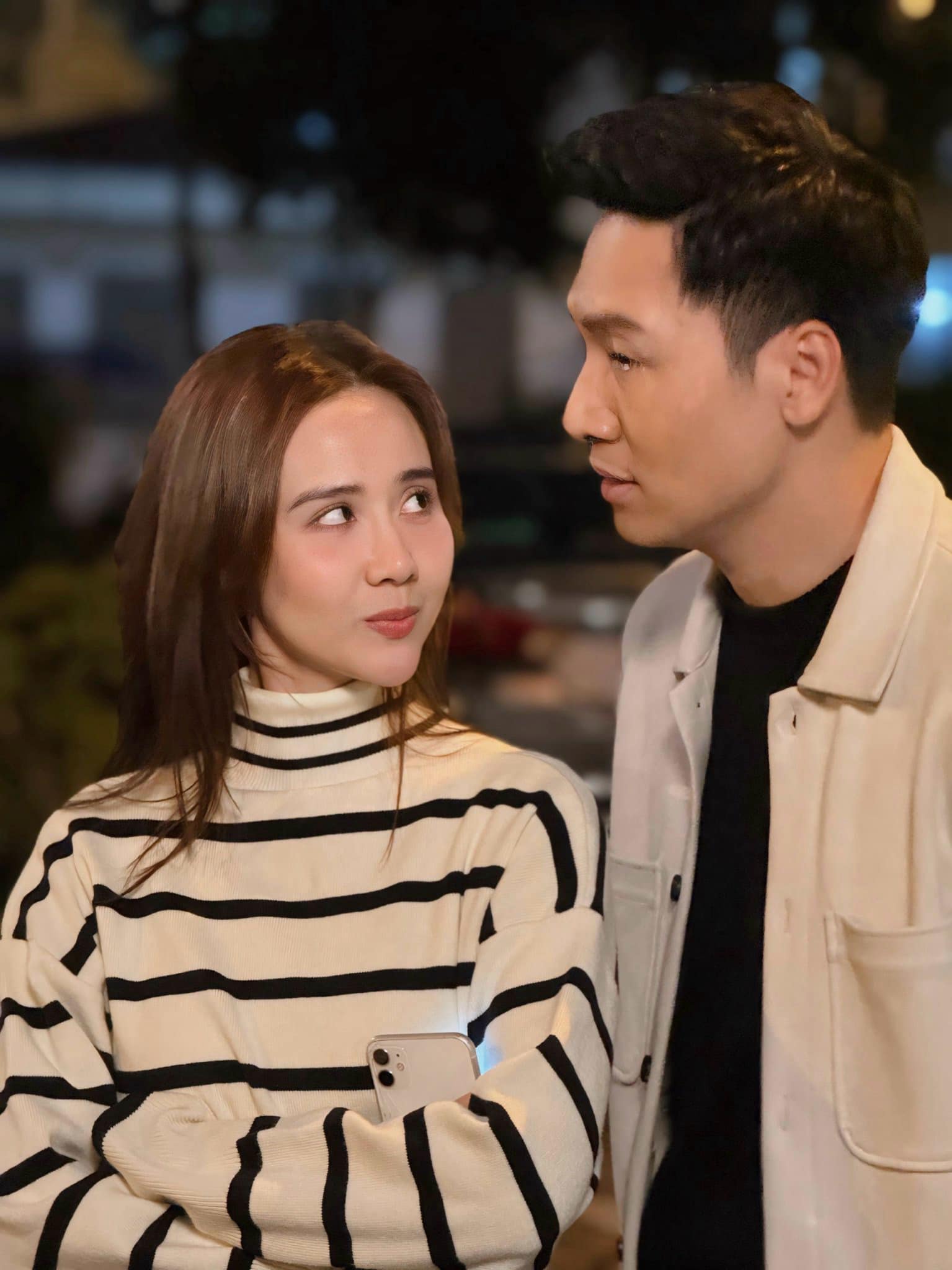 Huyền Lizzie lộ nhẫn cầu hôn của Mạnh Trường ở kết phim Chúng ta của 8 năm sau?-10