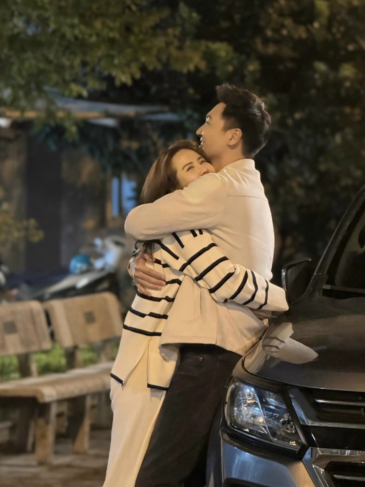 Huyền Lizzie lộ nhẫn cầu hôn của Mạnh Trường ở kết phim Chúng ta của 8 năm sau?-13