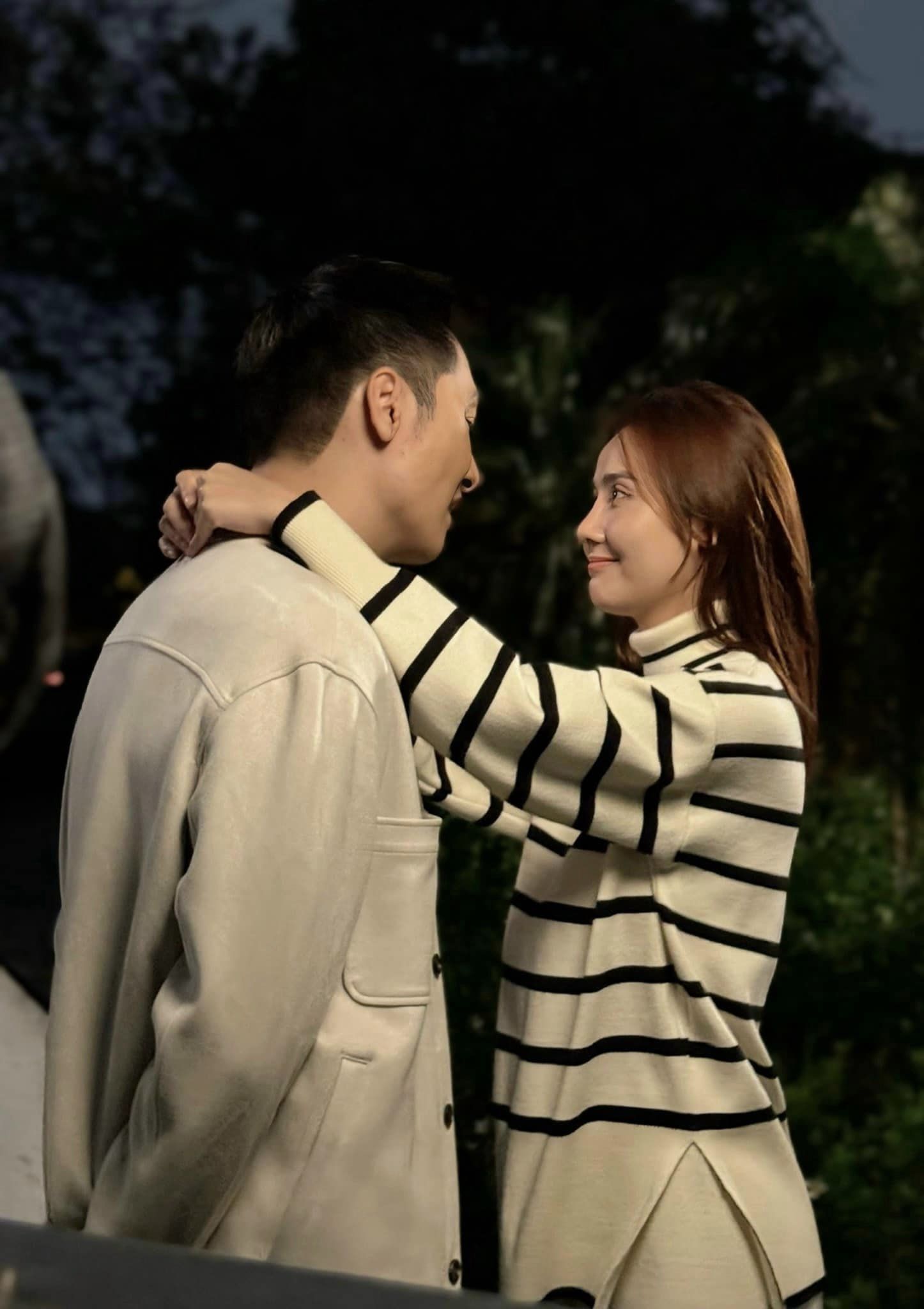 Huyền Lizzie lộ nhẫn cầu hôn của Mạnh Trường ở kết phim Chúng ta của 8 năm sau?-14