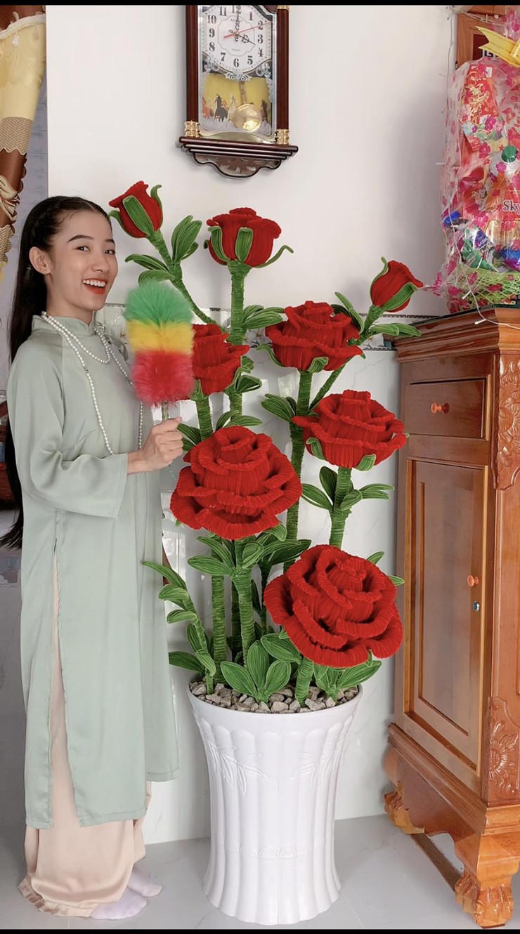 Làm chậu hoa hồng, cô gái bất ngờ vì nhận hàng loạt đơn đặt mua với giá 3 triệu-3