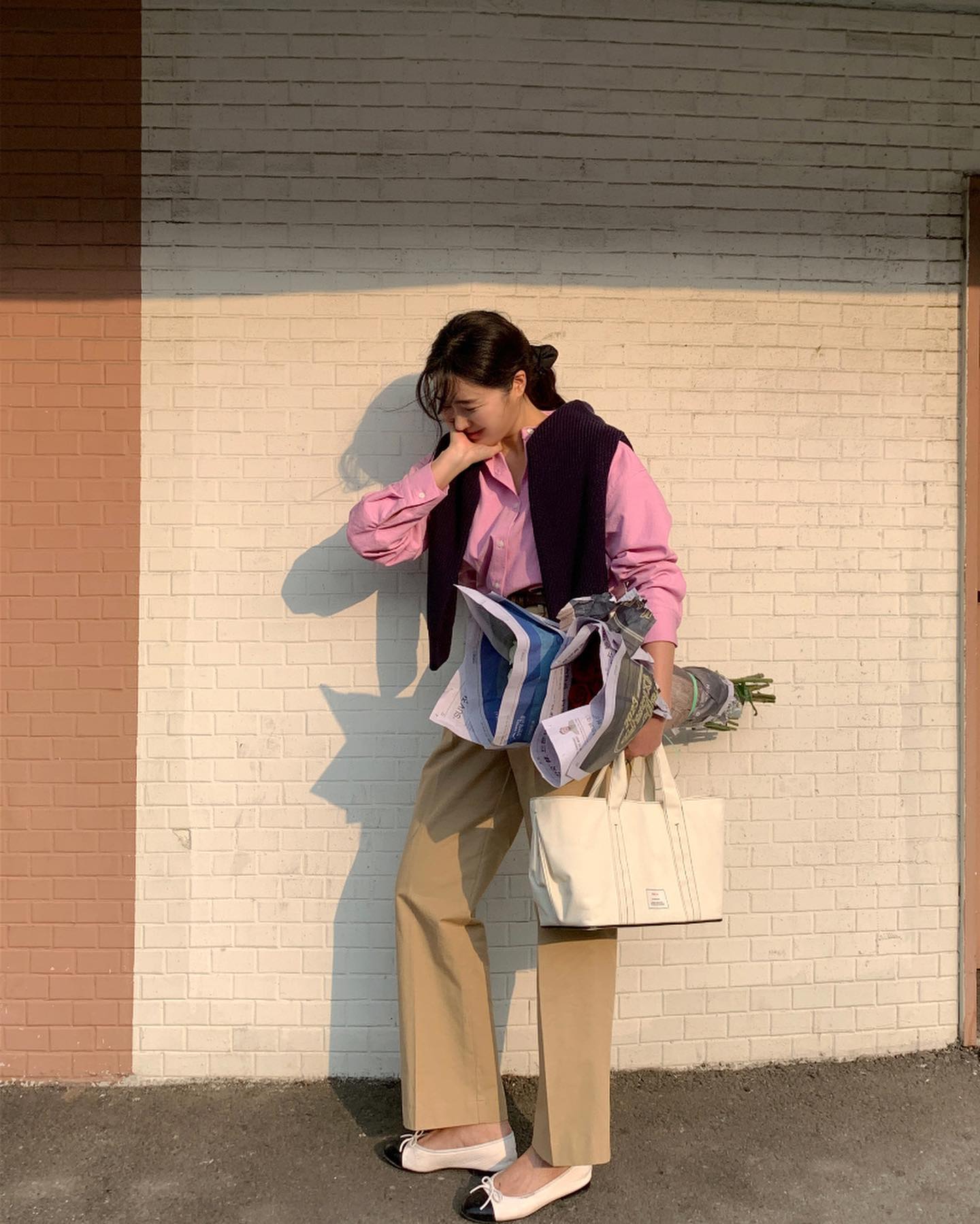 5 mẫu áo sơ mi trẻ trung, thịnh hành nhất mùa xuân 2024-6