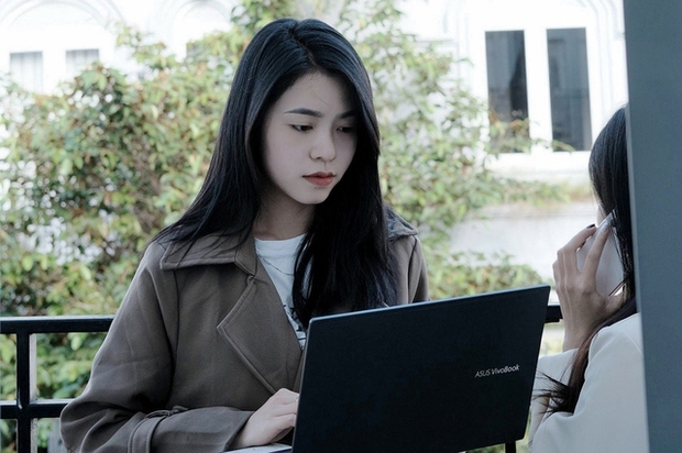 Nữ tân binh xinh đẹp lên đường nhập ngũ khiến dân mạng truy lùng danh tính: Bỏ việc ổn định để tòng quân-3